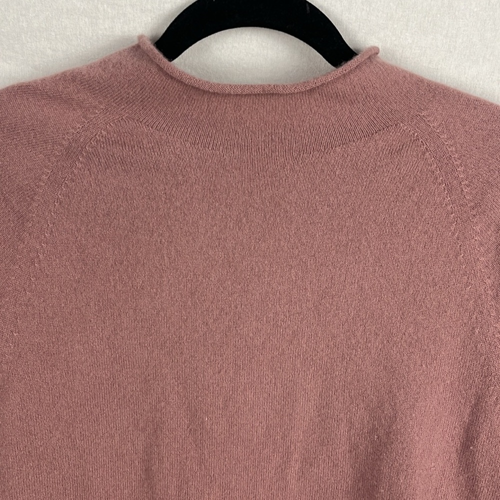 Hugo Boss cashmere medium mock neck - Picture 2 of 5